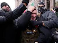 Counter-protesters chase off conservative influencer during Minneapolis immigration crackdown