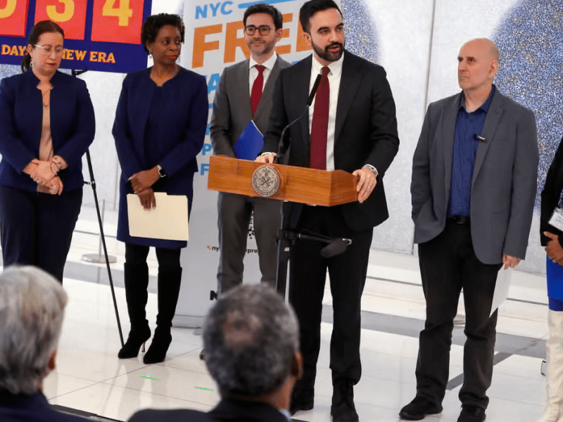 Rightwing critics blame Mamdani as New York snow fails to melt